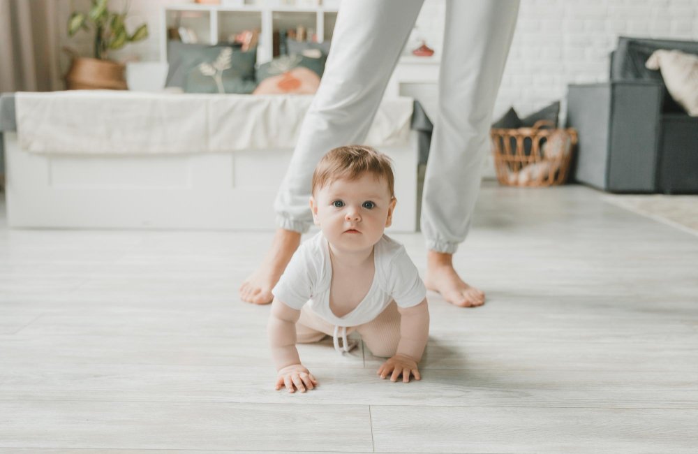 Baby Start to Crawl